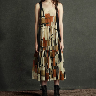 现货达家2023年秋季 色块肌理印花蓬松吊带连衣裙女DAWA080626 新品
