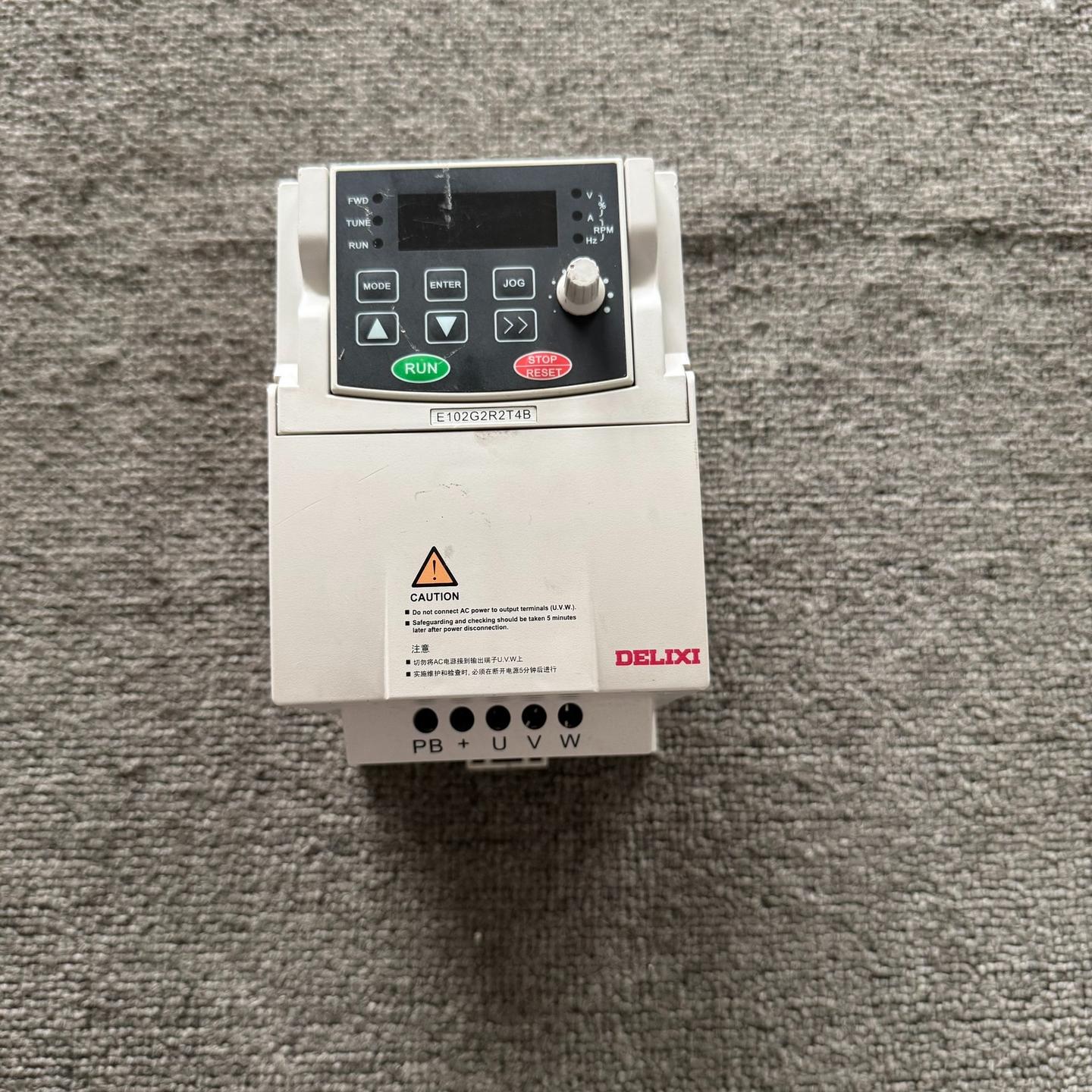 变频器CDI-E102G2R2T4B 2.2KW功率