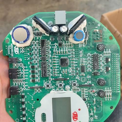 重庆川仪执行器主板有100张 成色如图所示 处理ME8