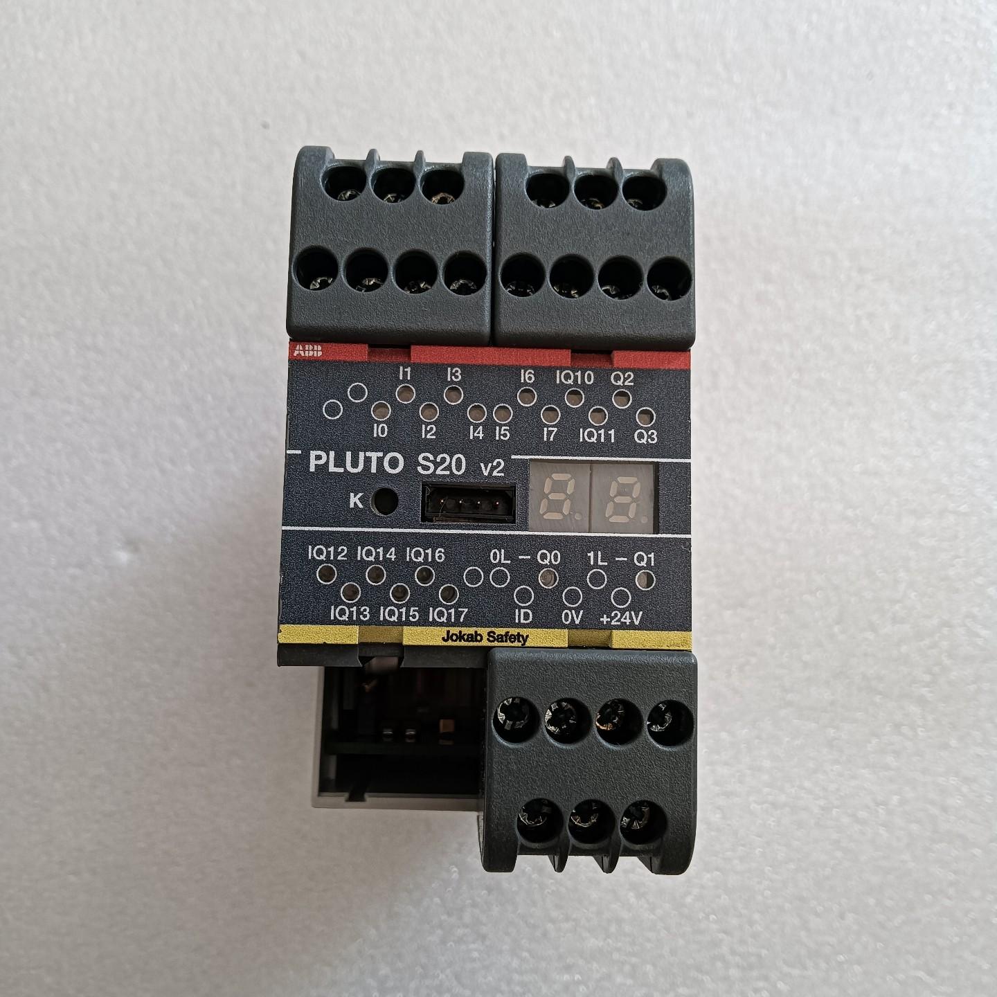 2TLA020070R4700 安全继电器 少个接线端