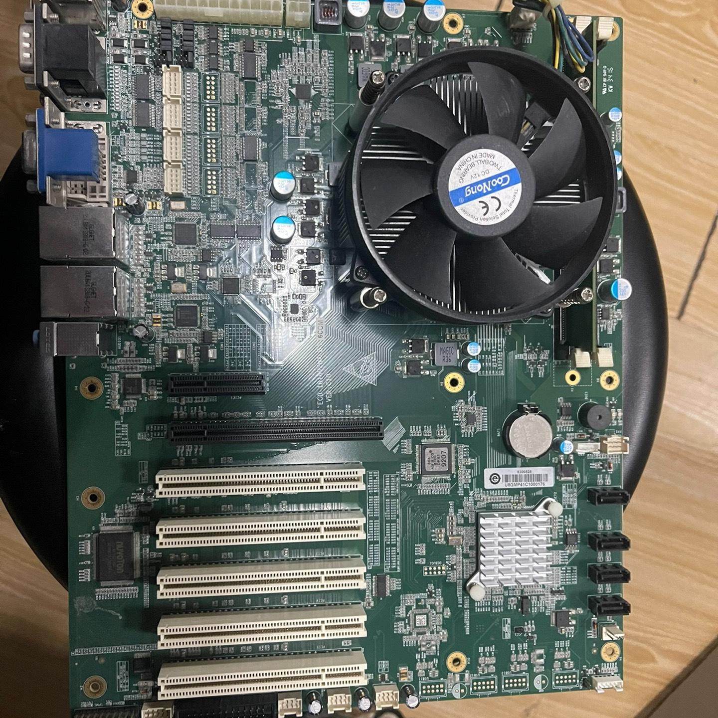 研祥ECO-1816V2NA(B)-6 com主板 点亮测试