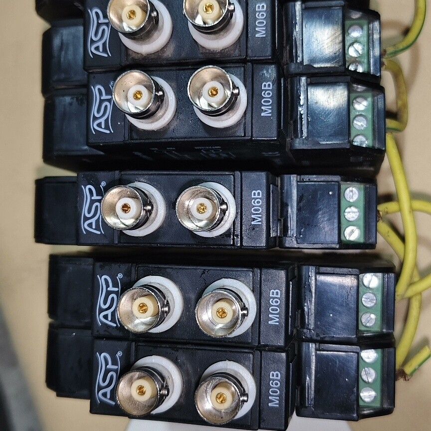 雷讯XP35A+M06B 视频线路信号防雷器 拆机6只 实物