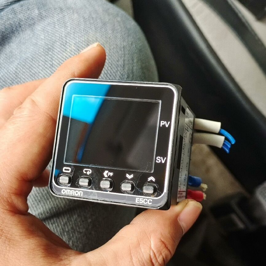 温控器E5CC-RX2ASM-800共计5个200
