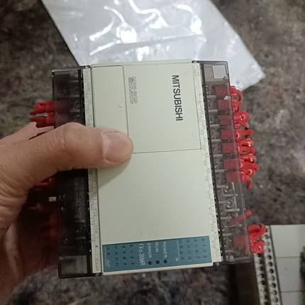PLC FX1S-30MR-001实物图 功能正常