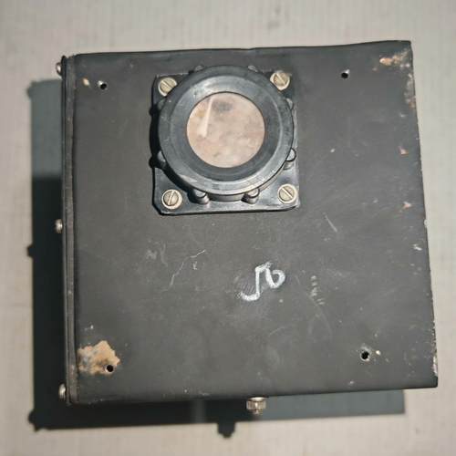 上海生产光电仪器上拆的黑盒子 盒子框架还是铜焊的 螺丝是