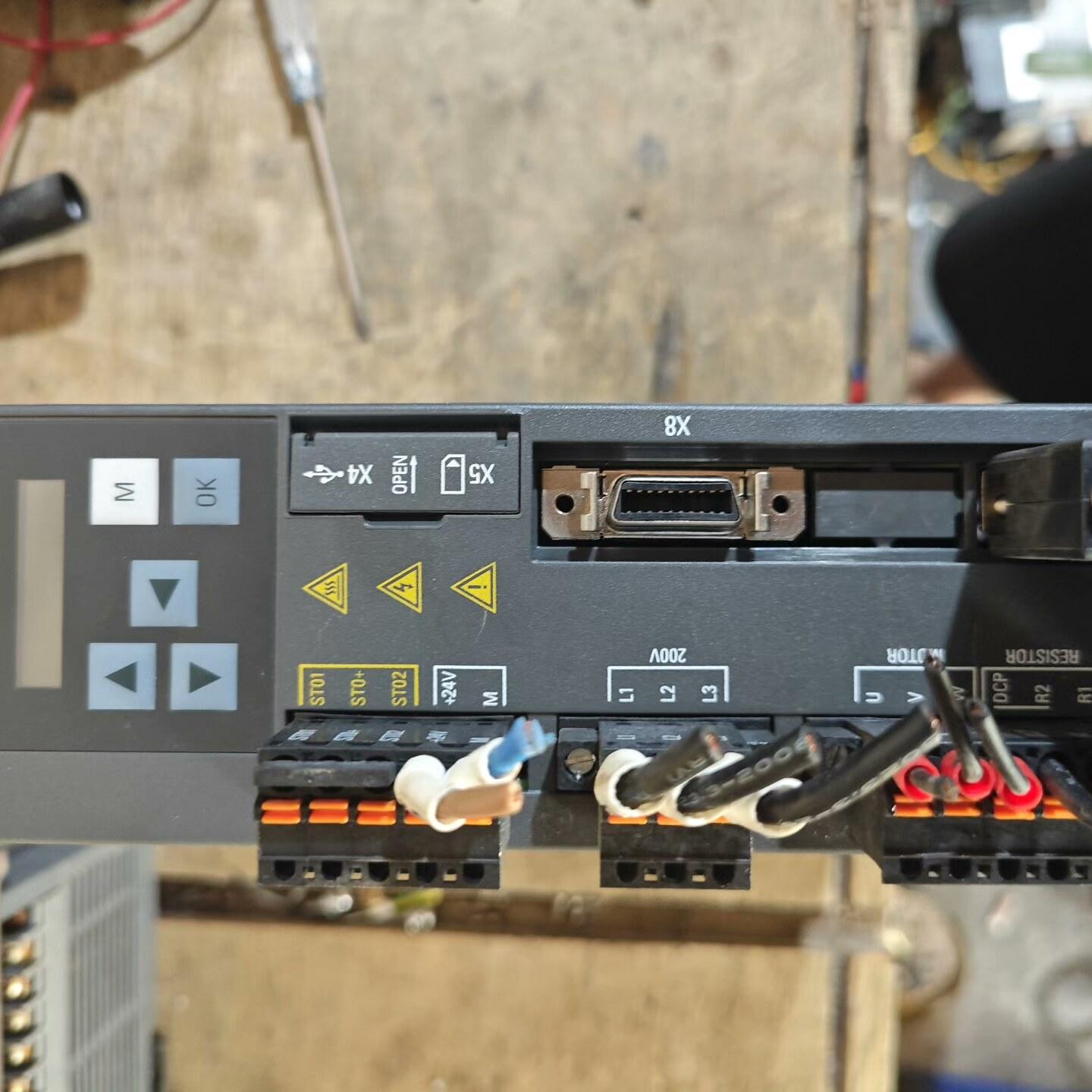 伺服驱动器6SL3210-5FB10-4UF1 拆