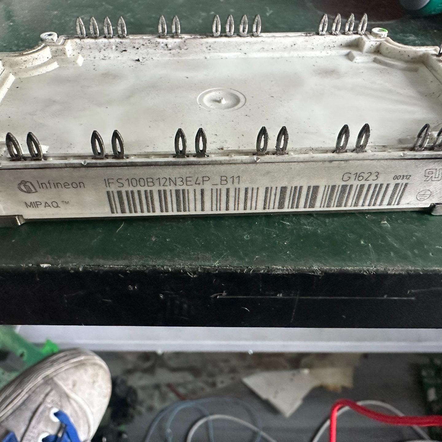 英飞凌模块IFS100B12N3E4P-B11拆机 实物