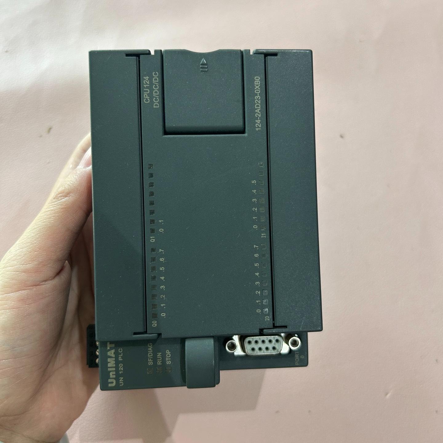 忆维PLC模块 型号：UN124-2AD23-0XB0