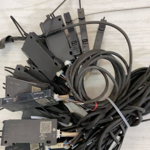 光纤放大器：FX-101-CC2XS有 5。