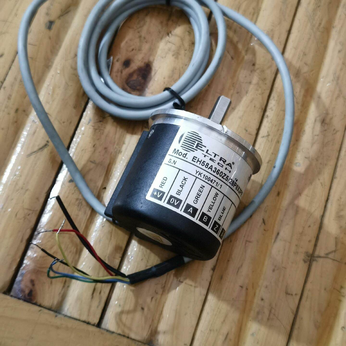 意尔创编码器EH58A360Z5/28P8X3PR详见下图