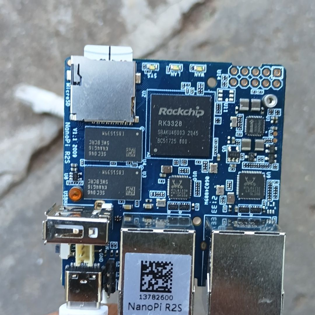 NanoPi R2S裸板 8GB SD卡。双千兆网口 搭载R