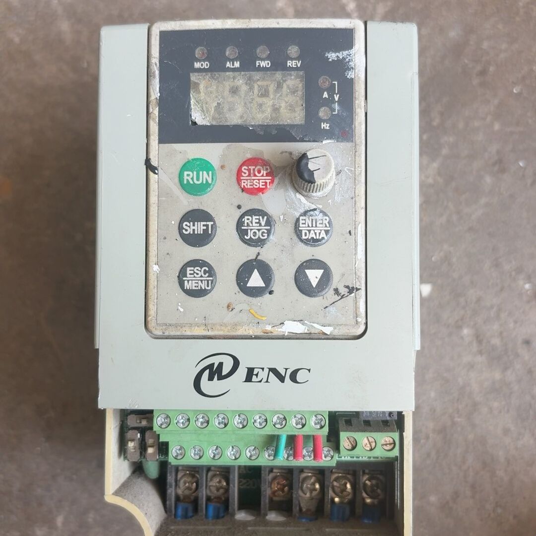 易能EDS800系列变频器