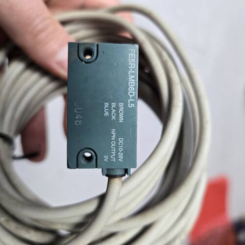 Yamatake FE5R-LMB6D-L5光电传感器 日本