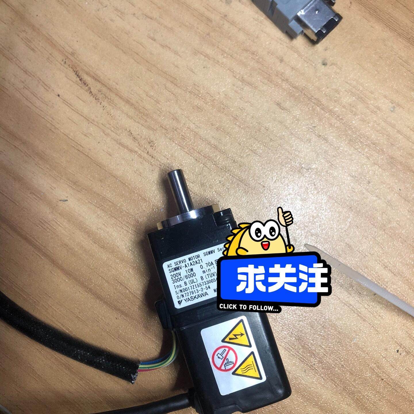 安川电机 SGM7M-A3A3A21成色如图 实物拍