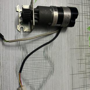 通力电梯门机马达KM903370G04 7成 门头上拿下来