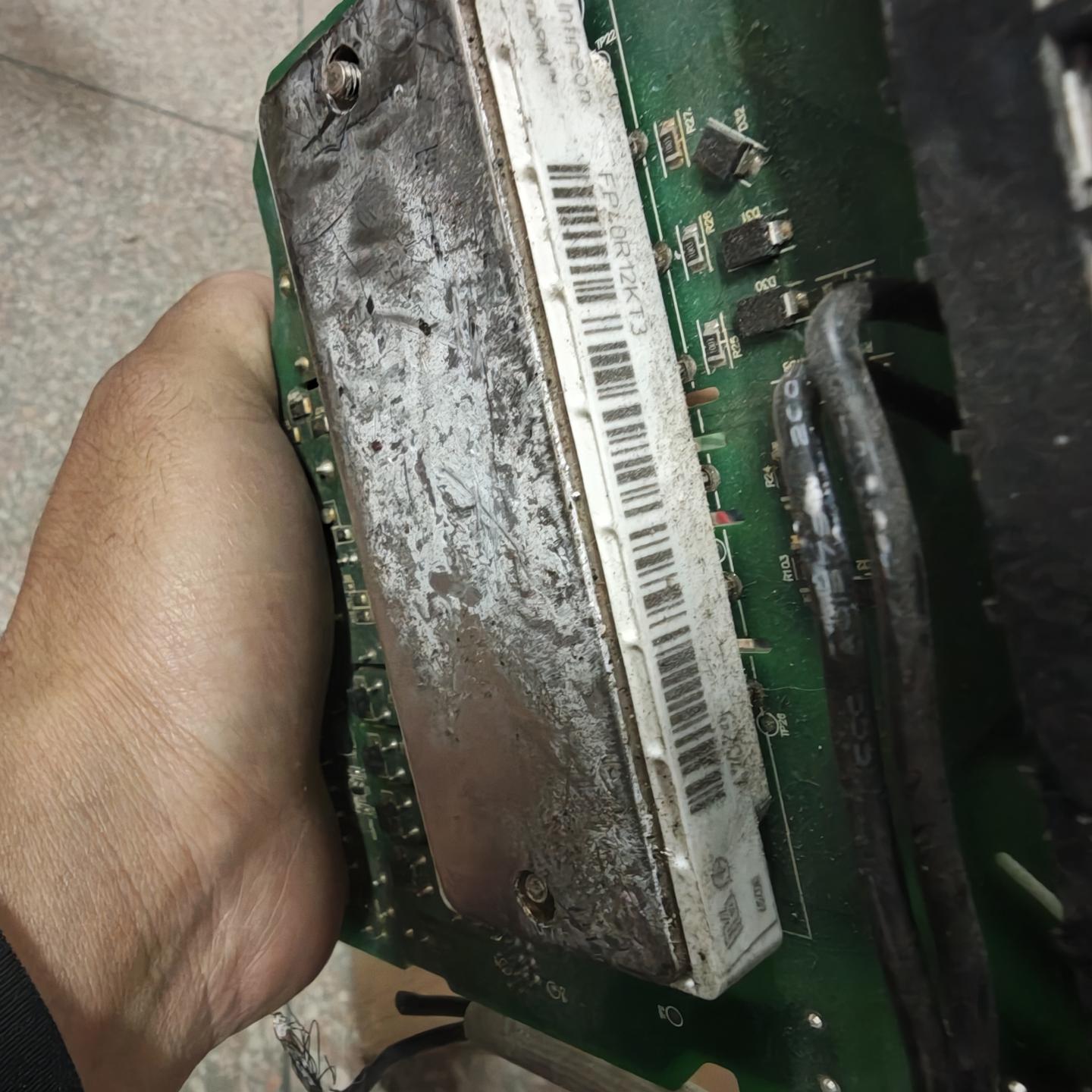 英飞凌FP40R12KT3 IGBT模块 变频器上拆下来的