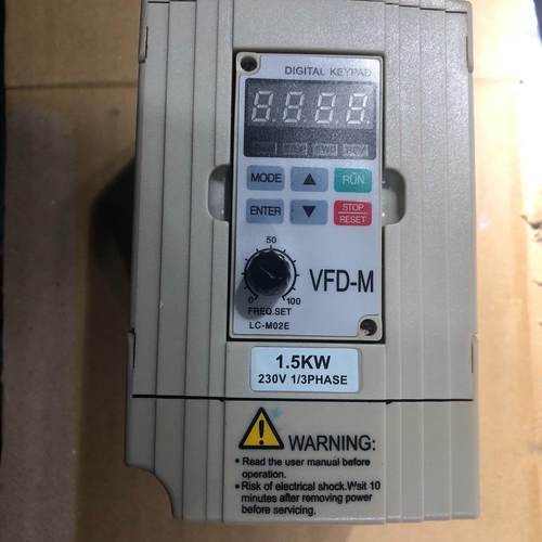 拆机台达变频器vfd015m21a