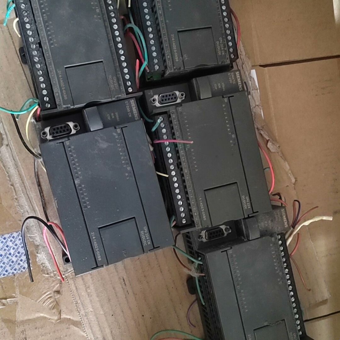 PLC  6ES7214-1AD23-0XB0