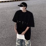 黑色