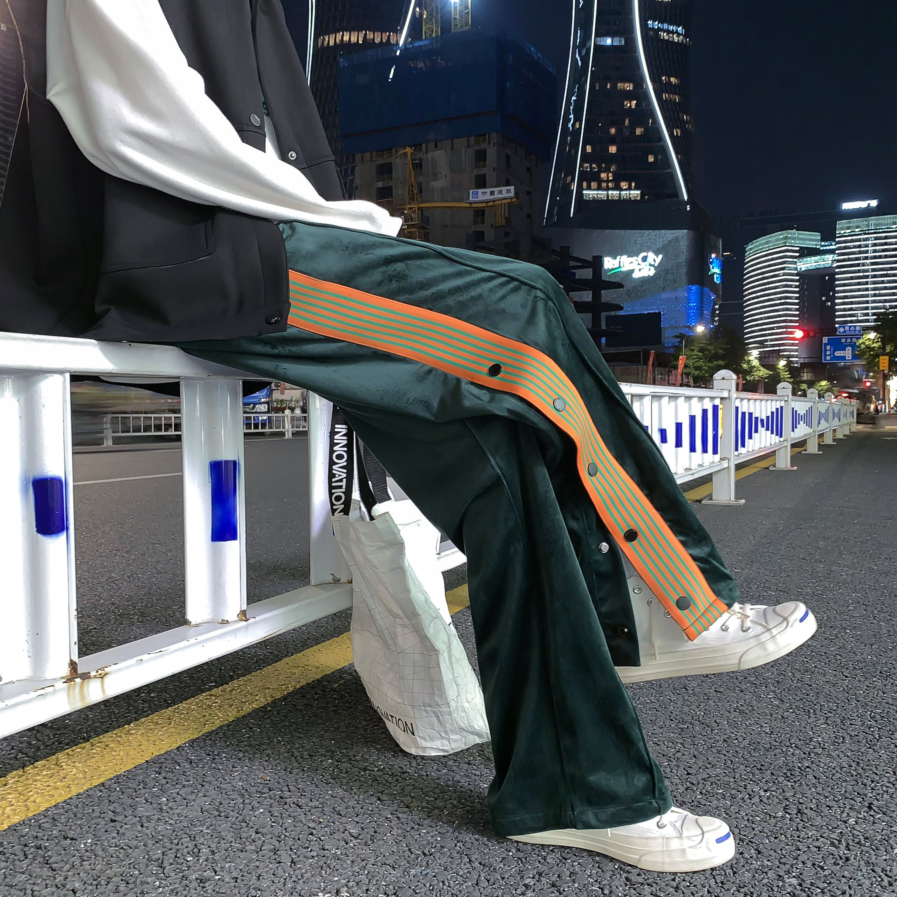 22春款织带刺绣港风男士蝴蝶排扣裤条纹休闲丝绒休闲裤子ck62-p68,男装休闲裤,电商B288