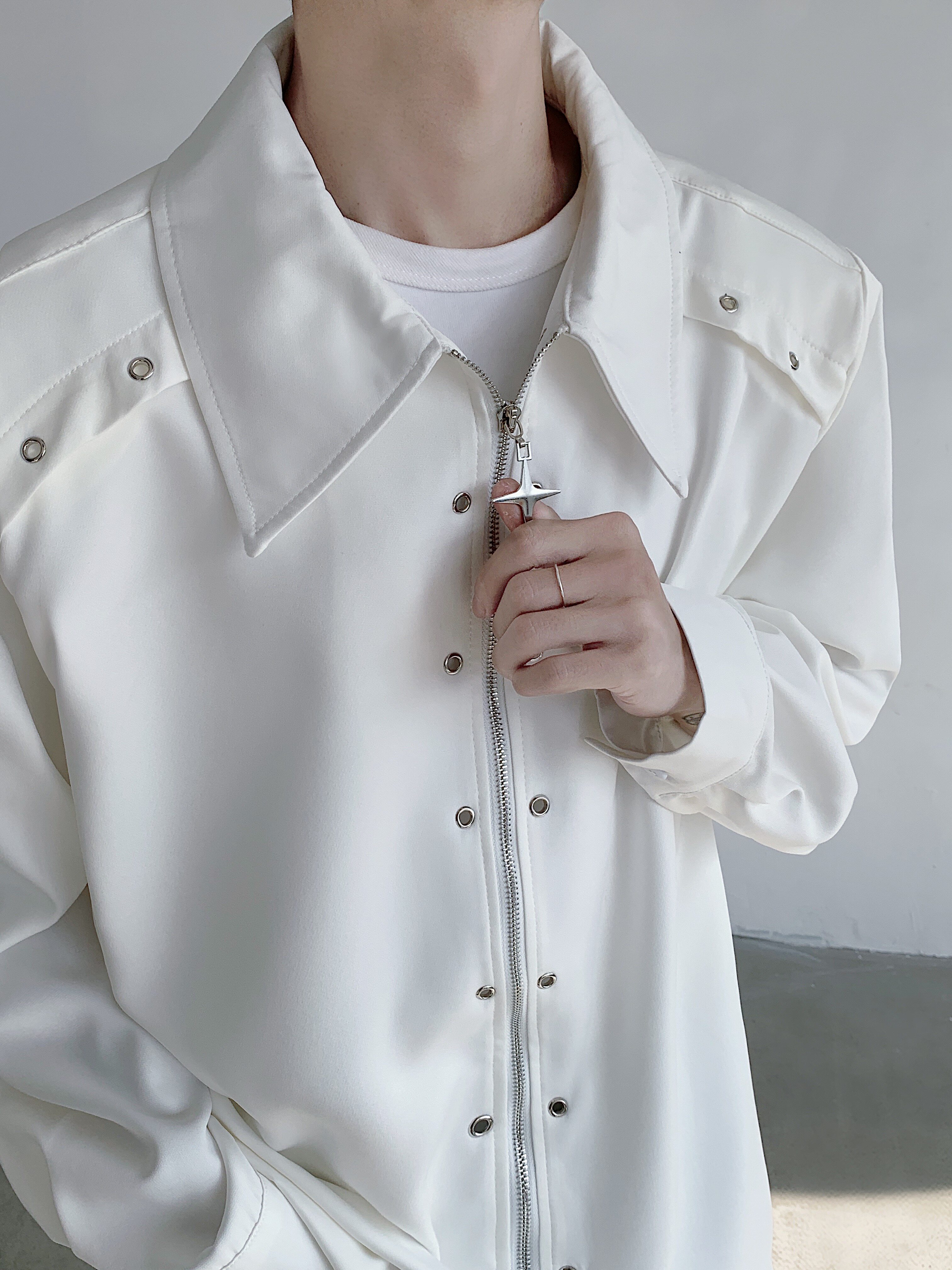 24年老钱风一抹纯白金属设计感垫肩长袖冰丝衬衫CS22-P88现货,男装衬衫,电商B288