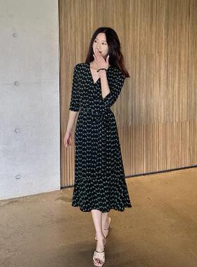 PG DVF2023春秋新品 绿色桃心印花显瘦通勤修身显瘦裹身连衣裙