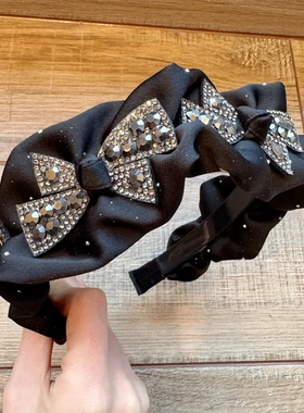 B183-1缎面烫钻褶皱发箍高颅顶头箍水钻蝴蝶结高级感显发量头饰女