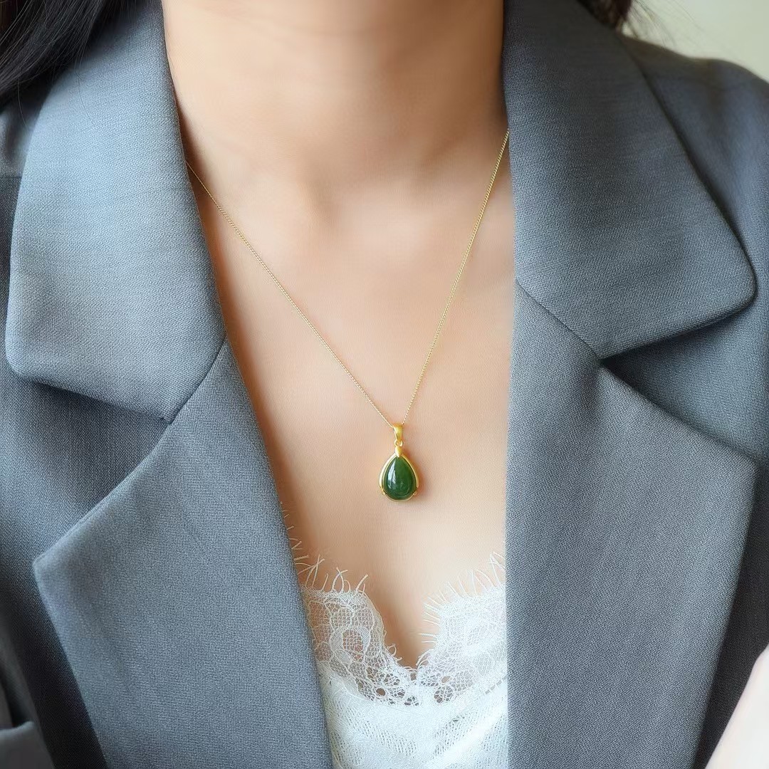 和田玉碧玉苹果绿s925金滴水形状项链精致大方送妈妈女友