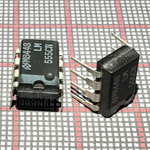 LM555CN全新原装时基电路
