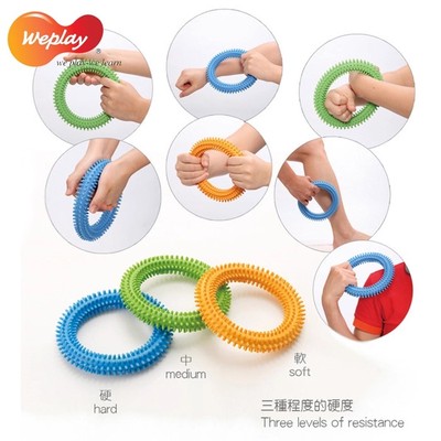 扭扭圈台湾WEPLAY早教儿童触觉按摩环拉力圈臂力训练感统玩具