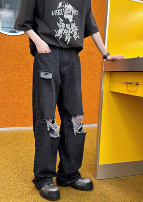 温顺尚早水洗黑灰破洞牛仔裤