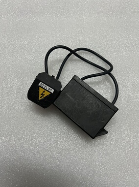 适用于D2S高压头1307329054适用马六2针3针汽车HID氙气灯灯座头