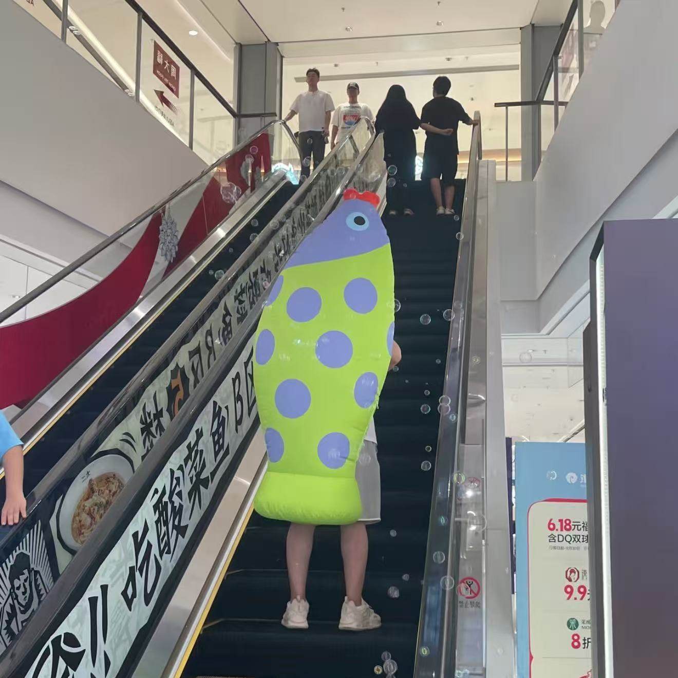 会吐泡泡的嘟嘟鱼定制餐饮店互动冒泡背包气模小丑鱼巡游泡泡机,节庆用品/礼品,充气气模,淘宝优惠券,粉丝福利购,淘宝优惠卷