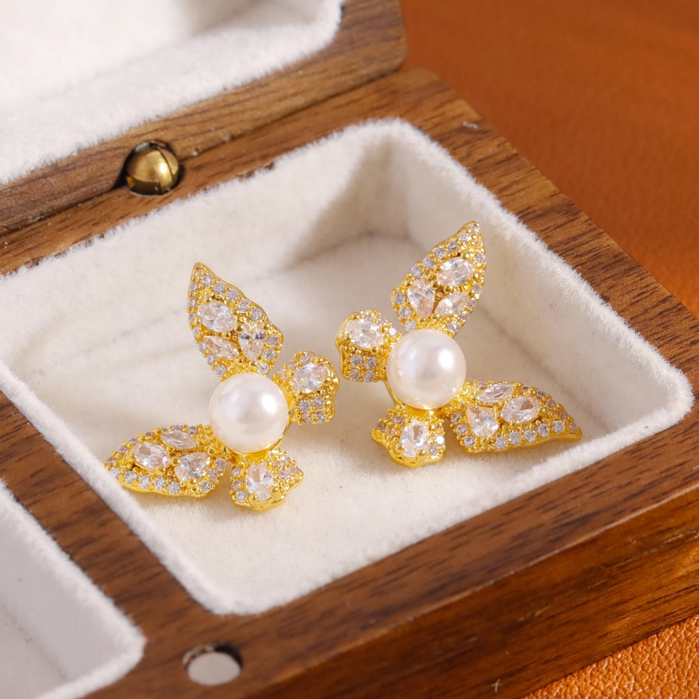 轻奢超闪锆石蝴蝶耳环独特设计