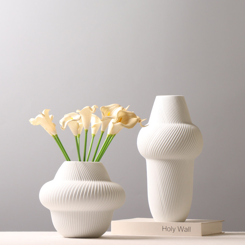 水养鲜花花瓶创意斜纹白色陶瓷花器玄关博古架插花装饰品摆件简约
