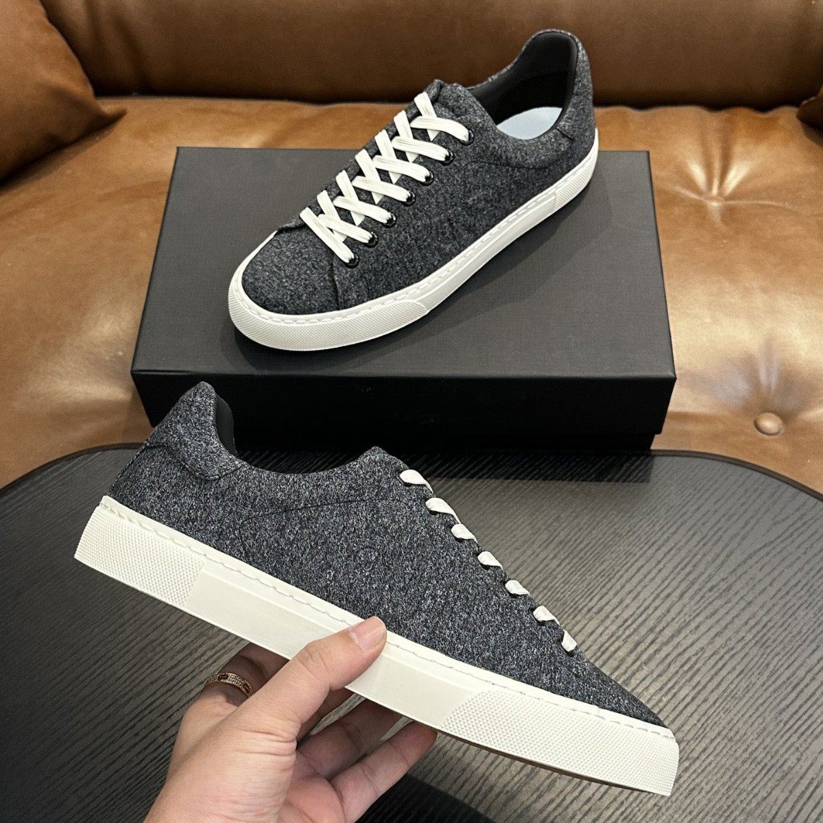 Kiton欧洲站男鞋2025新款高端反绒皮男士板鞋高级感爆款鞋子休闲