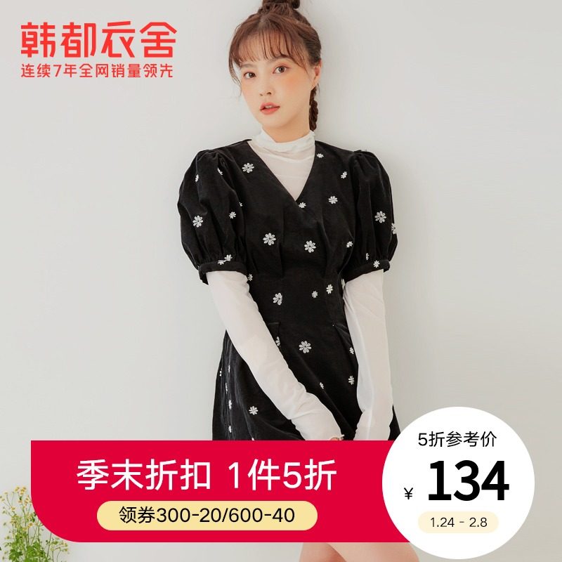 韩都衣舍outlets秋装新款法式赫本风小黑裙泡泡袖连衣裙女