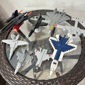 moc积木黑鹰阿帕奇直升机美利坚飞机战斗机轰炸机儿童拼装 玩具