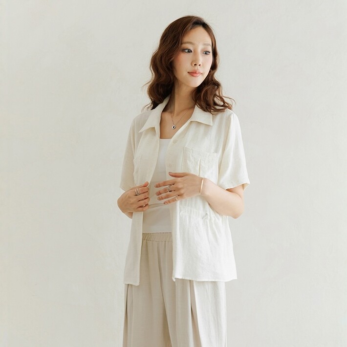 亚麻风白色宽松短袖通勤衬衫女