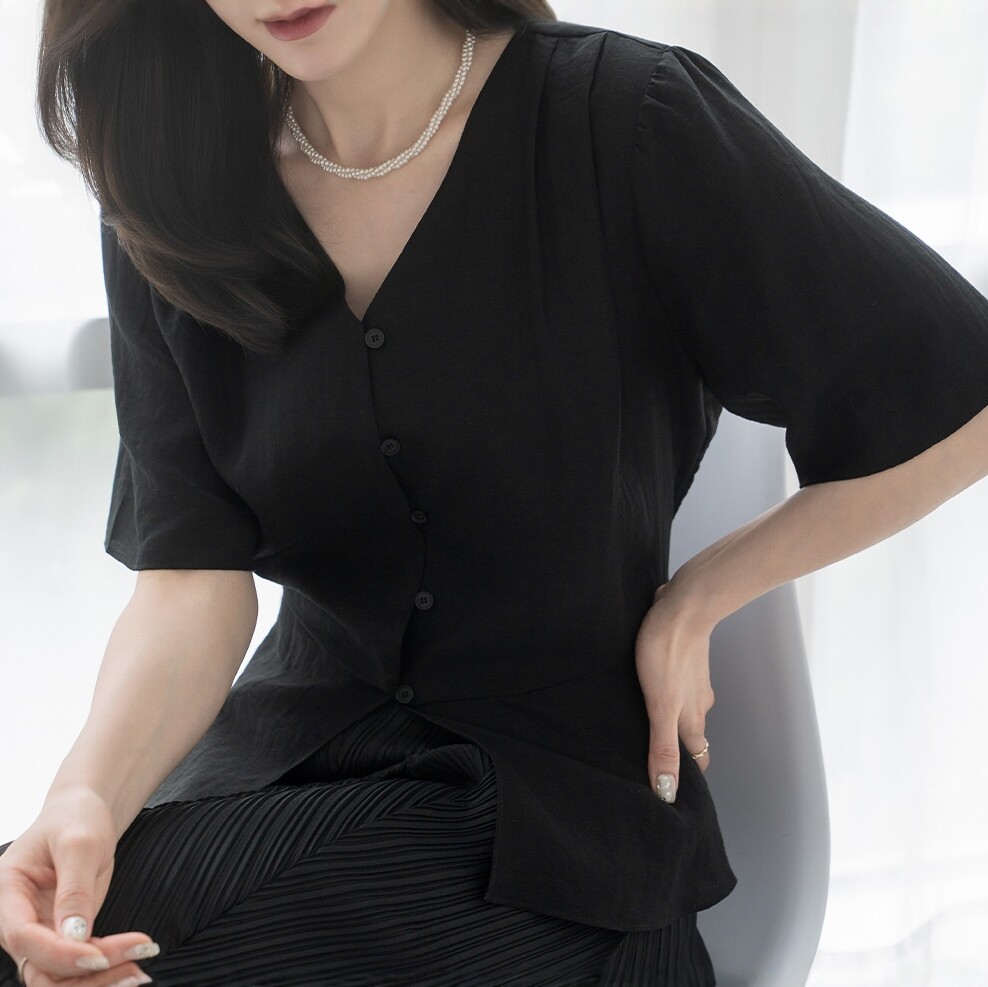 黑色V领短袖通勤显瘦衬衫女