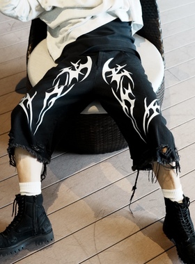 AONE4SURExBSSHTTWASIL 联名原创刺绣LOGO街头黑色破坏牛仔七分裤