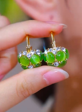 2025新款高级精致气质通勤百搭猫眼石花篮绿色耳扣