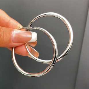 5cm百搭耳圈2025新款爆款极简风银色素圈耳环重工洋气显瘦大圈圈