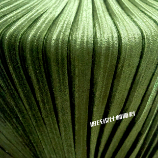 欧美风秋冬压皱军绿色金丝绒毛风琴褶皱布料 光感柔软倒绒垂面料