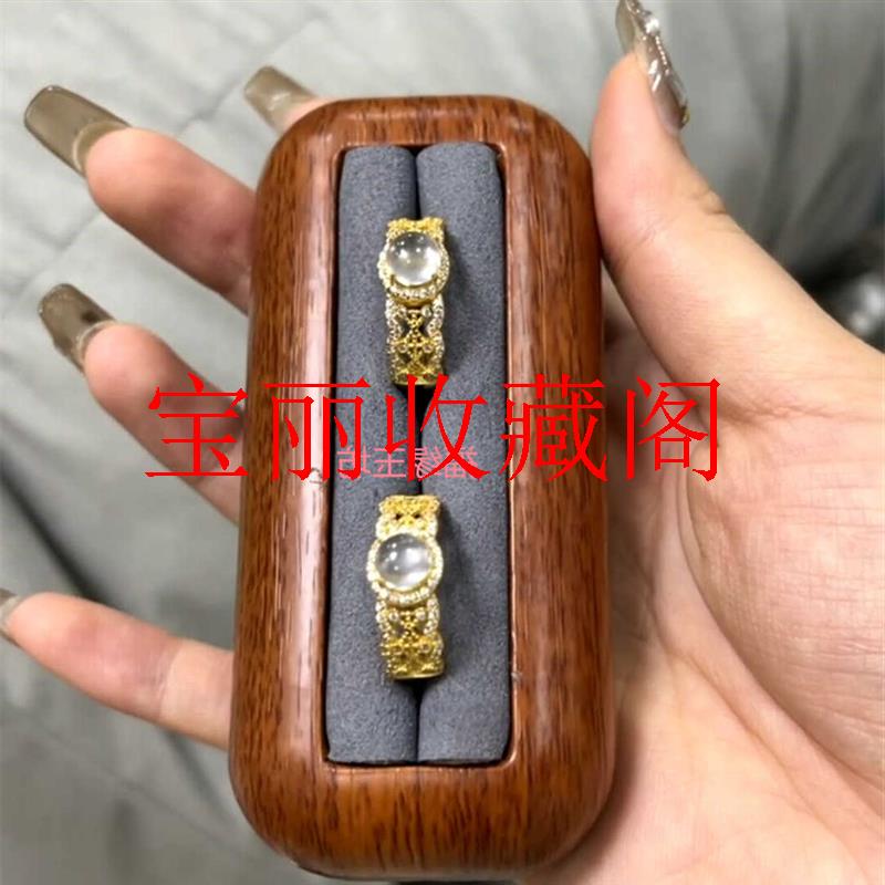 镂空复古风银镶白色冰种玉髓鸽子
