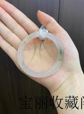 新疆天山翠手镯少女感冰种雪翠阳绿飘花金丝玉圆条温婉古韵玉镯子