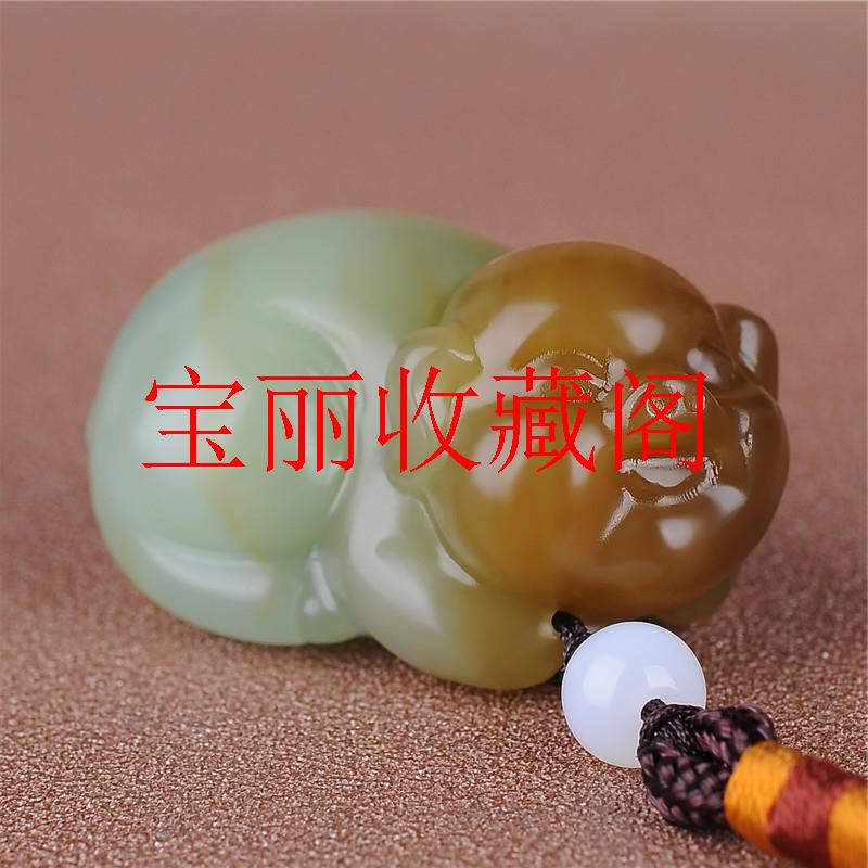 新疆和田玉青白玉生肖猪手把件挂件精选且末料金猪发财猪把件饰品