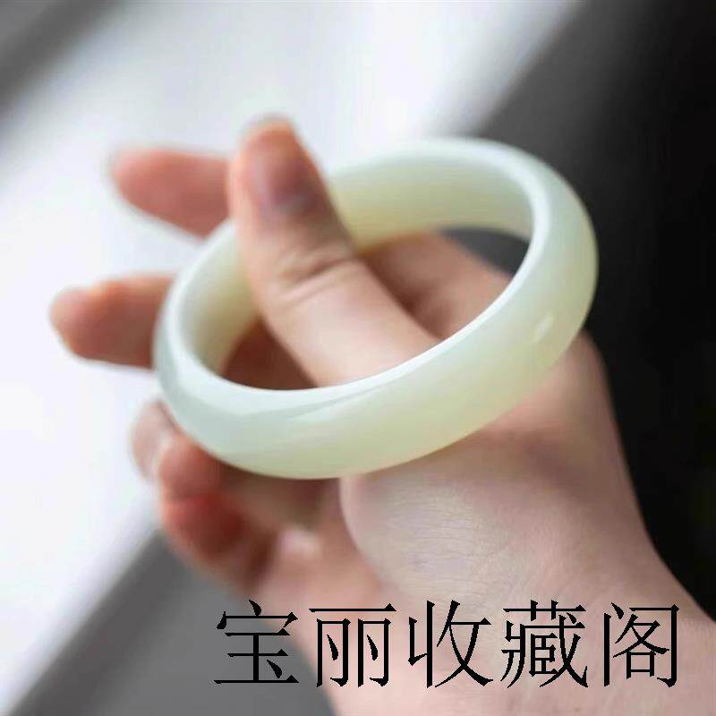 新疆和田玉女款青白玉手镯宽版高端羊脂玉镯子女款扁条年轻款小众