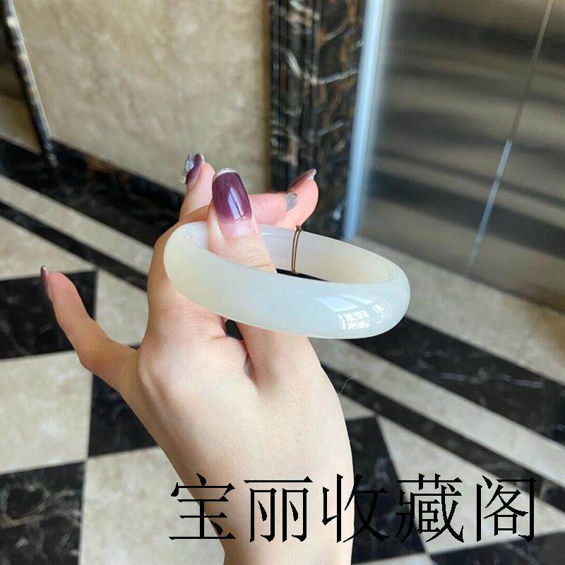 新疆和田玉色白玉手镯女款扁条玉石高端青玉羊脂玉贵妃玉镯子精品