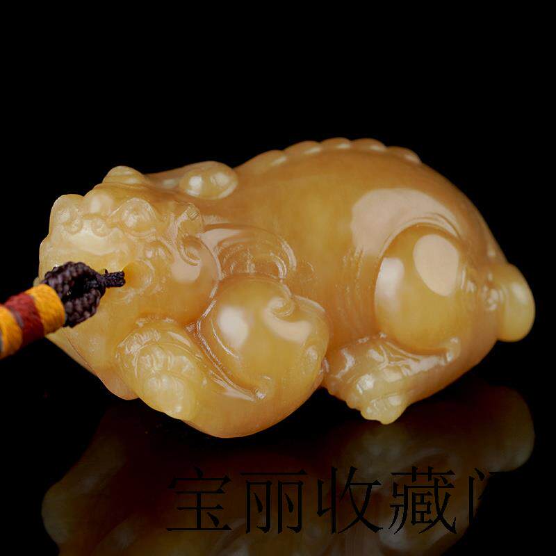 青白玉貔貅手把件金丝玉昆仑黄玉吊坠和田玉糖玉把玩件黄龙玉皮丘